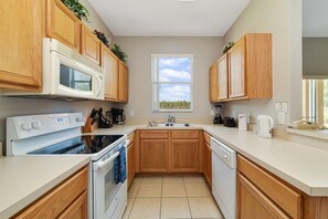 Fridge, microwave, stovetop, dishwasher