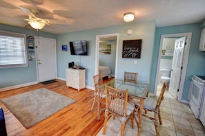 Condo, 1 Bedroom | Dining