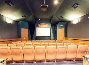 Theatre show - Silver Palm Retreat (Kissimmee)