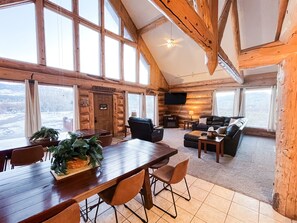 Interior - Spacious riverside Lodge Book now for winter ski trips- 20 miles to Wolf Creek (South Fork)