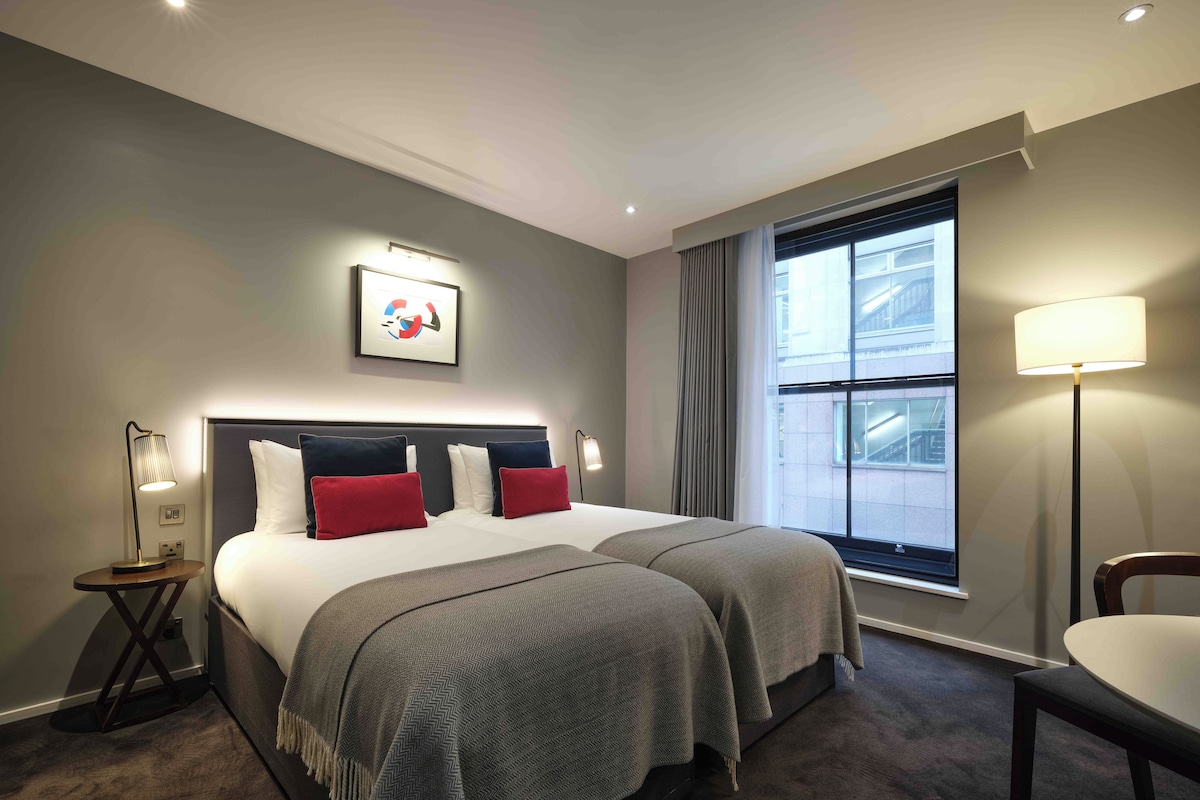 The King -Twin | In-room safe, desk, laptop workspace, soundproofing