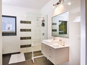 Luksus-hus - 3 soveværelser - ikke-ryger | Badeværelse | Separat badekar og bruser, boblebadekar, hårtørrer, bidet