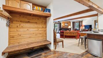 Condo, 2 Bedrooms | Interior