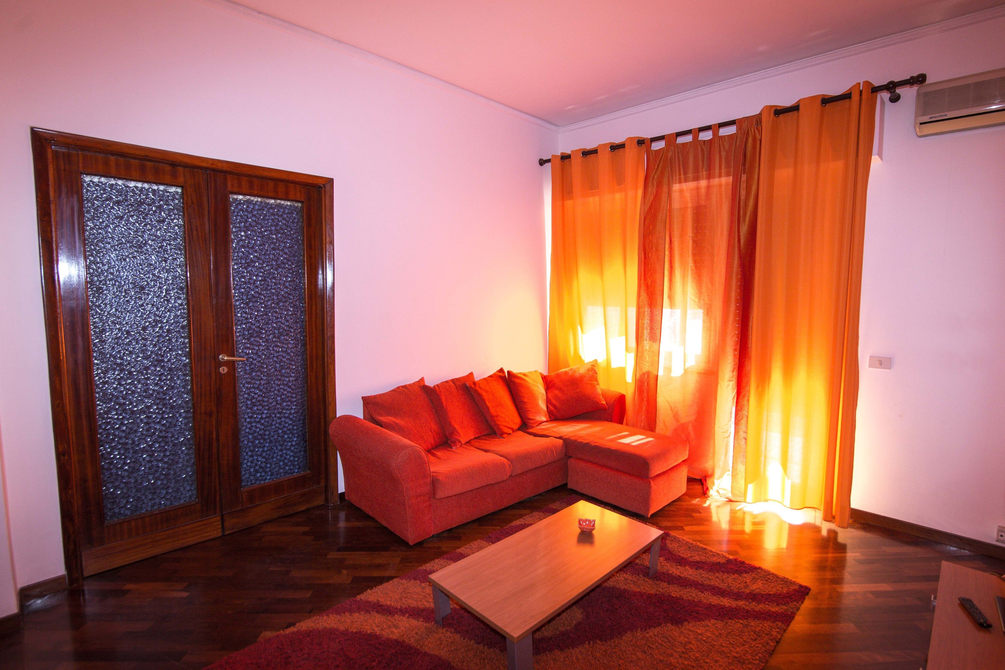 Lägenhet | Vardagsrum | Tv