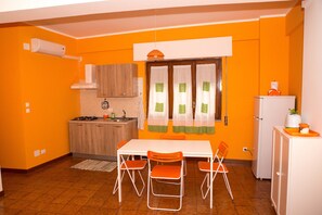 Apartment | In-room dining - Loft Notarbartolo 1 (Palermo)