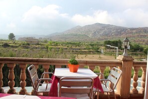 Terrace/patio - Hotel Rural Barranc De L'ínfern (La Vall d'Ebo)