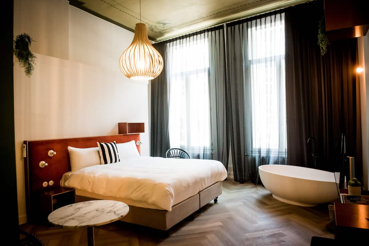 Junior Suite | Premium bedding, in-room safe, blackout curtains, soundproofing