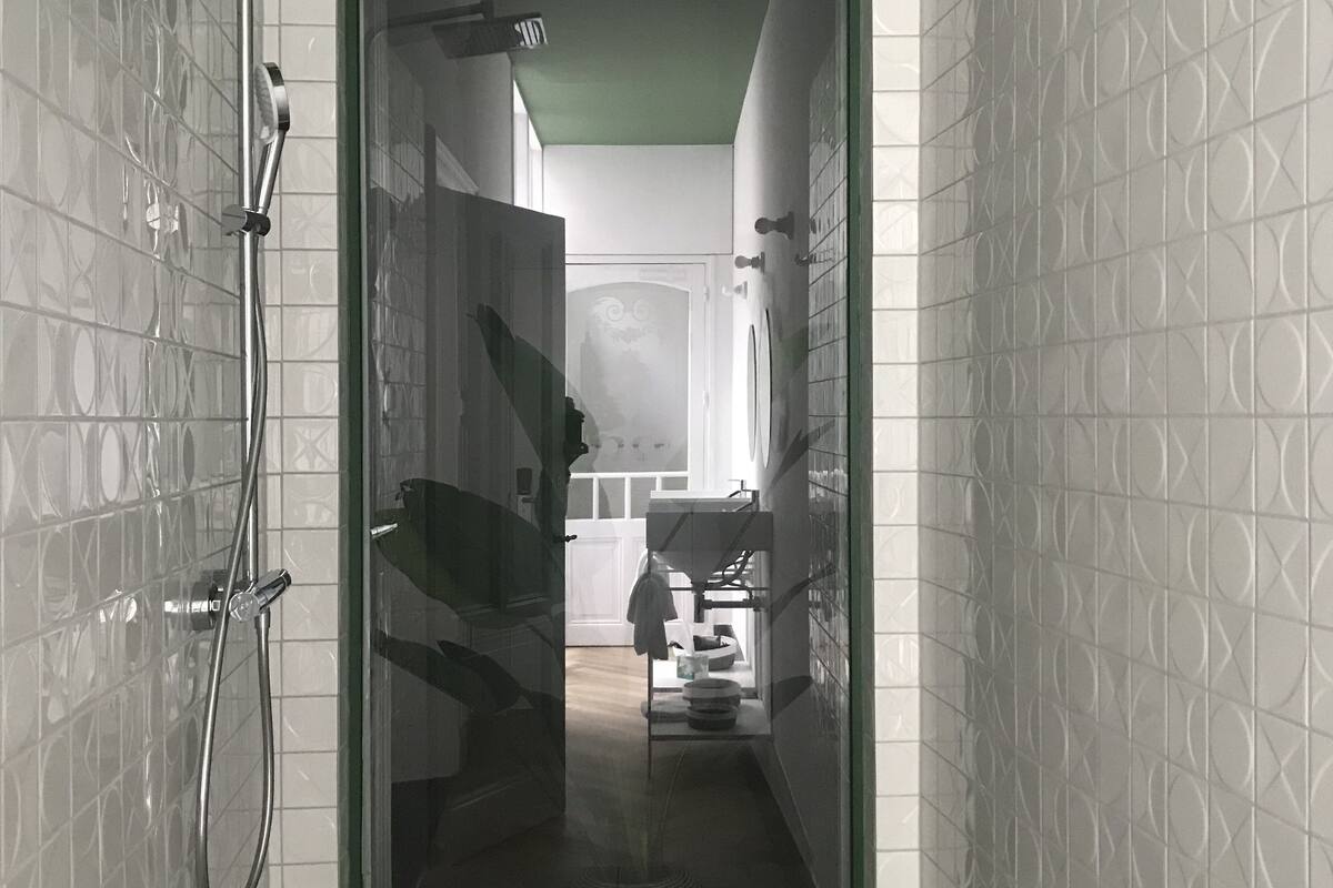 presidential suite | bathroom shower