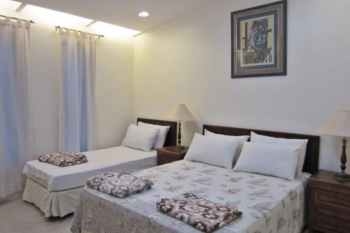 1 bedroom, minibar, desk, iron/ironing board (on request)
