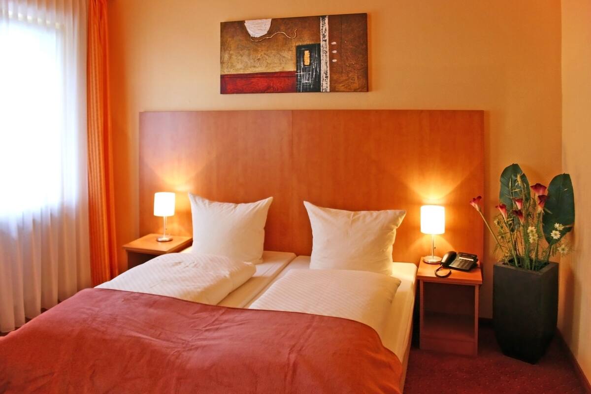 1 bedroom, premium bedding, in-room safe, desk