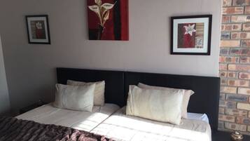 Exclusive House, 3 Bedrooms | 3 bedrooms, in-room safe, iron/ironing board, free rollaway beds