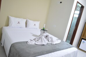 Minibar, blackout drapes, free WiFi, bed sheets - Pousada Ubarana (Maragogi)