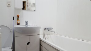 Apartment | Badezimmer | Badewanne