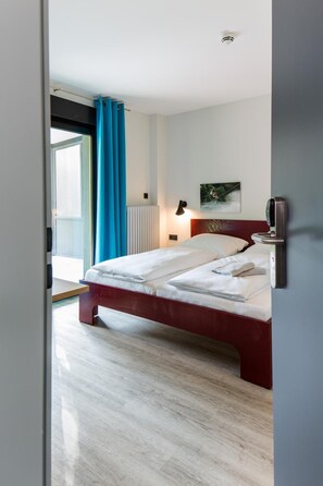 2 dormitorios, ropa de cama de alta calidad, escritorio y wifi gratis