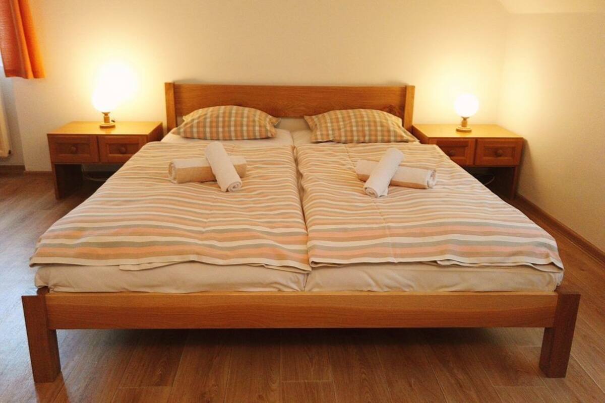 Habitación doble | Escritorio y wifi gratis