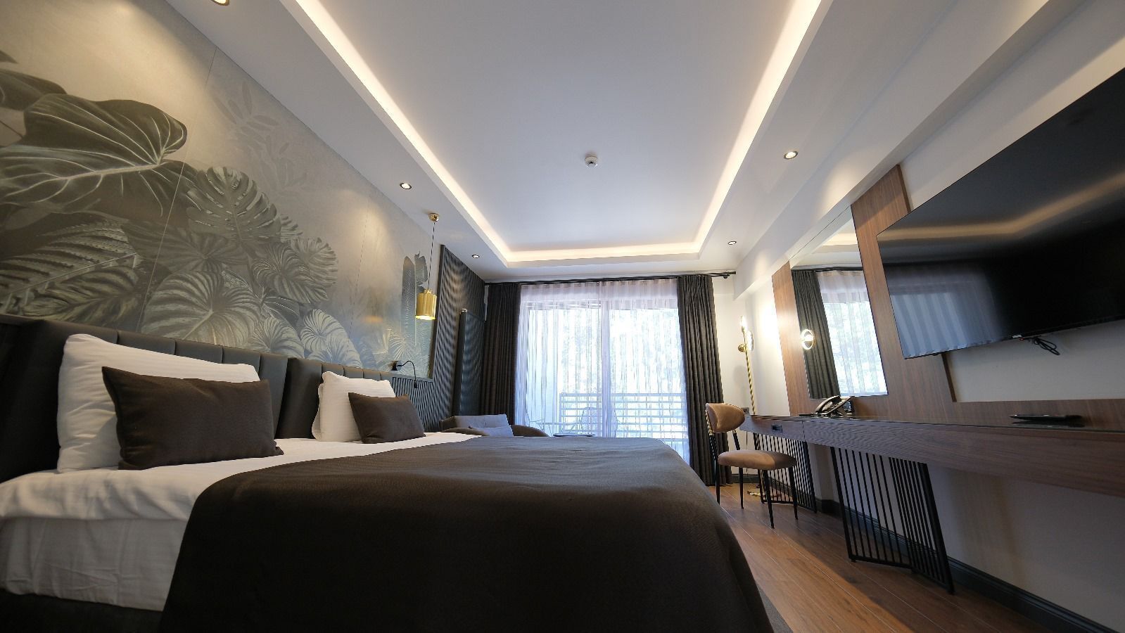 Deluxe Room | Egyptian cotton sheets, premium bedding, Select Comfort beds