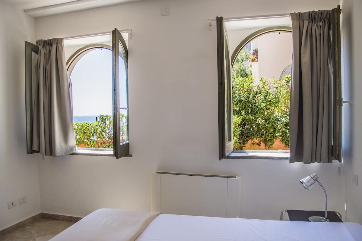 Wi-Fi de cortesia, roupa de cama