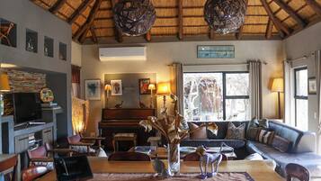 Luxury House | Living area