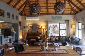 Luxury House | Living area