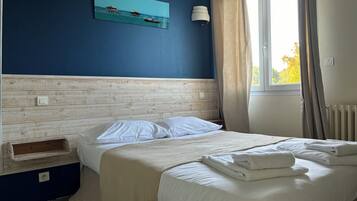 Double Room (L'Ile aux oiseaux) | Blackout drapes, bed sheets