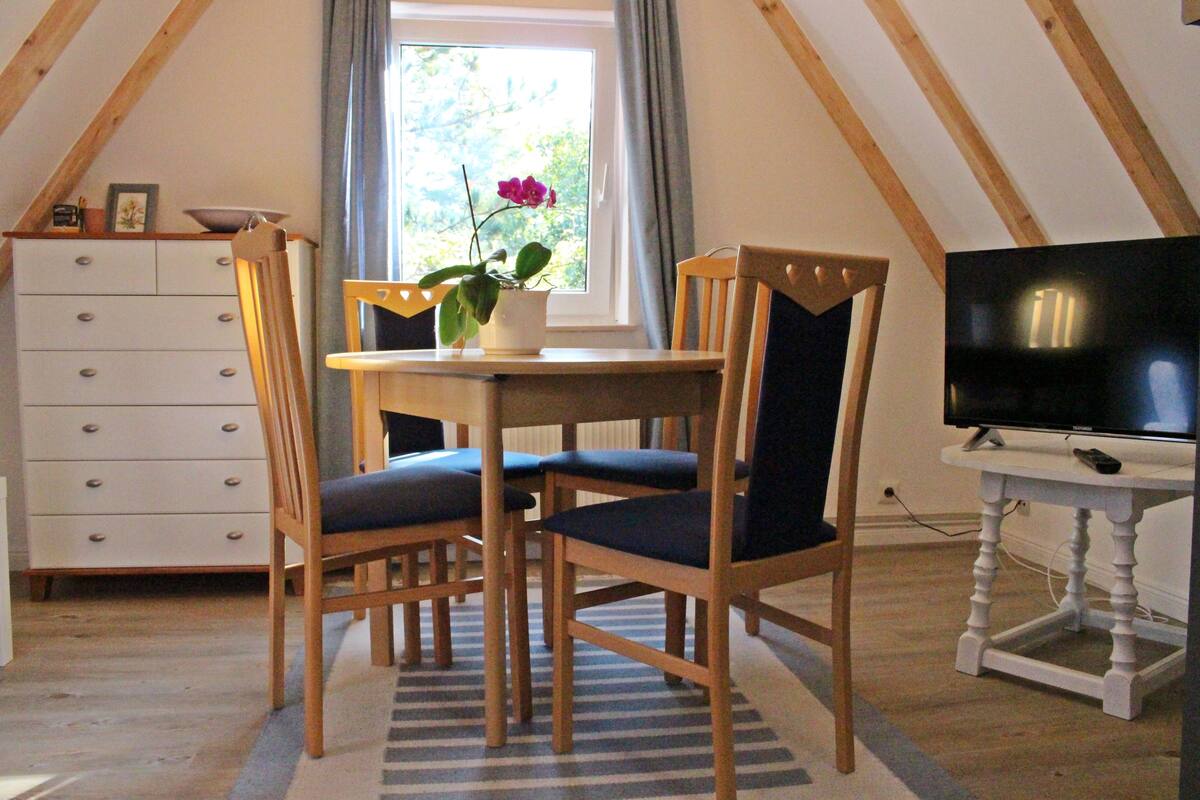 Comfort Apartment, 2 Bedrooms, Garden Area | Cribs (surcharge), WiFi (free), individually furnished, bed sheets