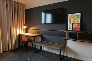 Premium bedding, in-room safe, desk, laptop workspace