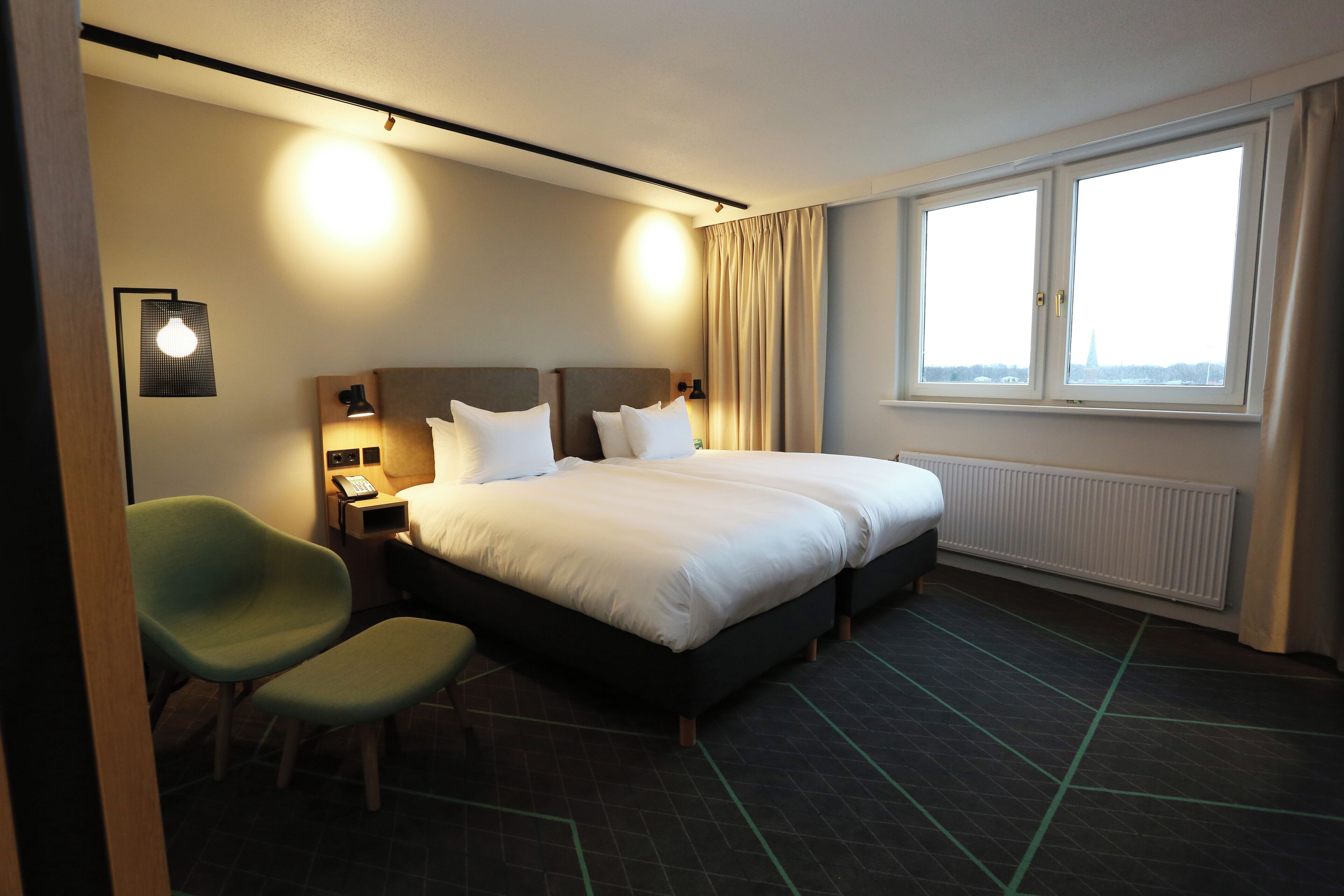 Standard Room | Premium bedding, in-room safe, desk, laptop workspace