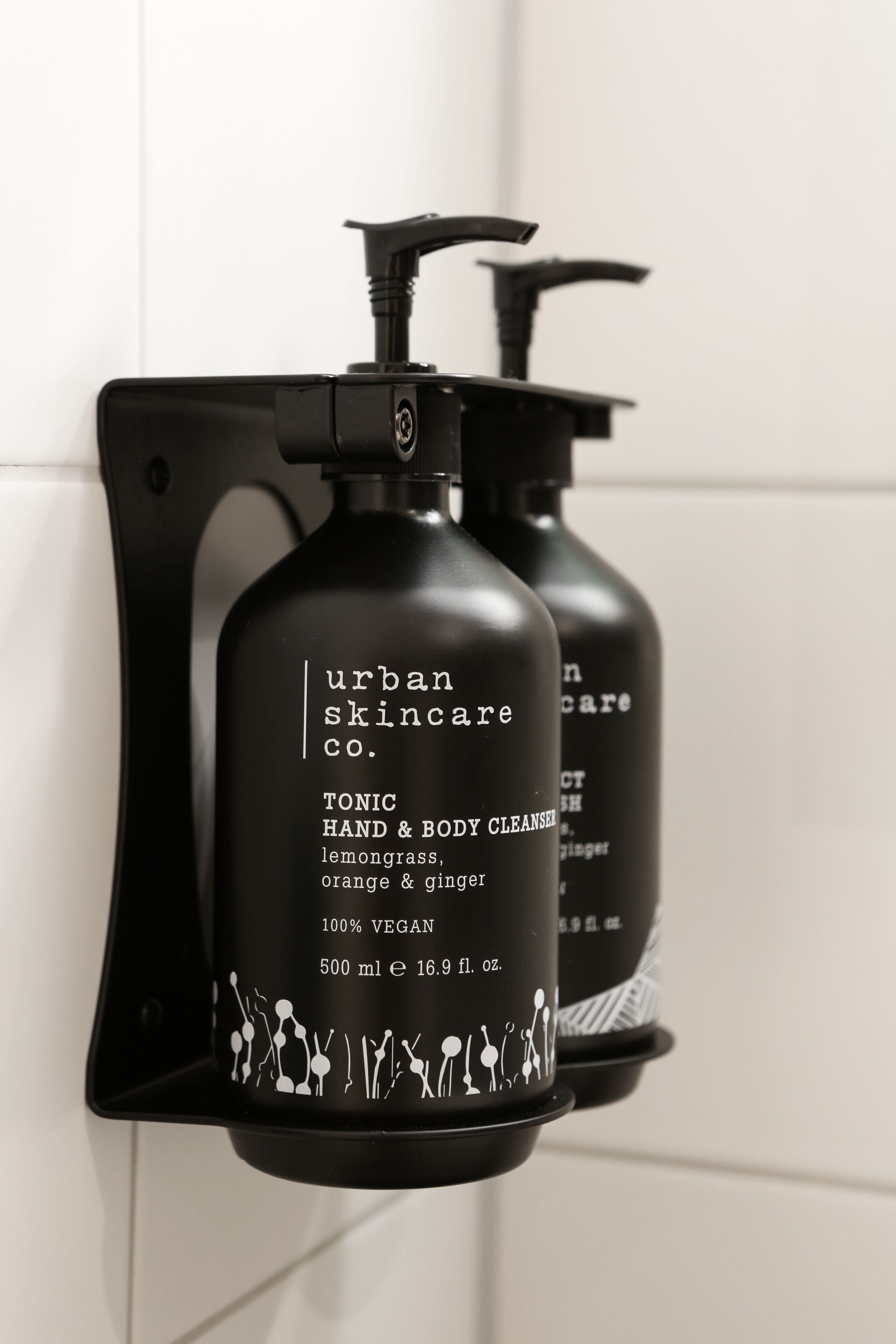 shower, rainfall showerhead, free toiletries, hair dryer