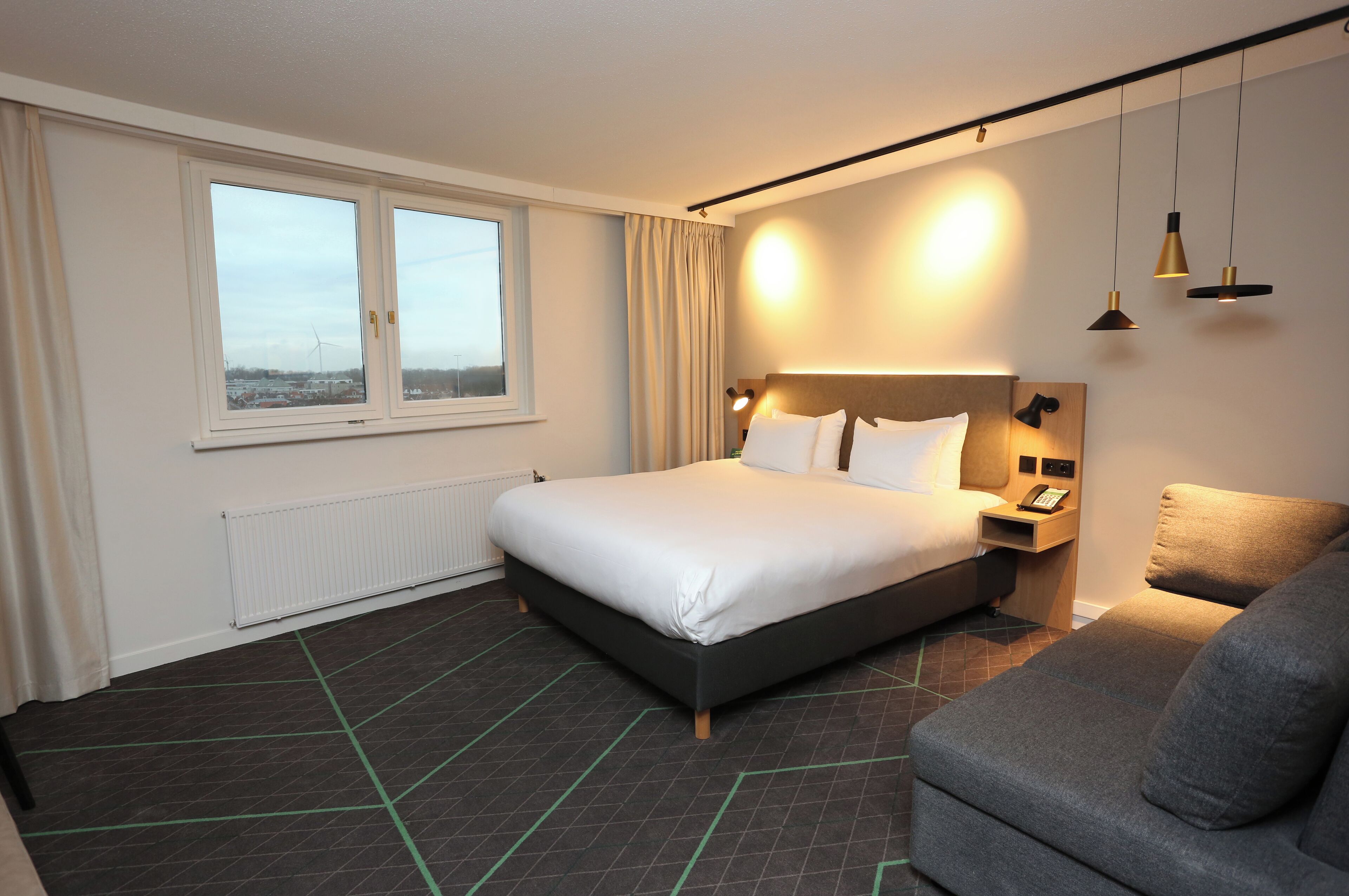 standard room | 1 bedroom, premium bedding, in-room safe, desk