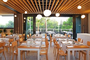 Tägliches inbegriffenes Frühstücksbuffet