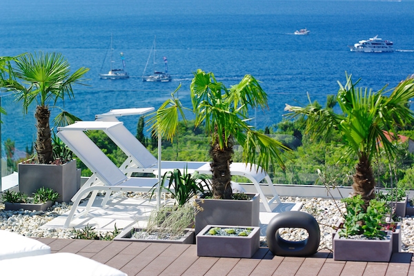 Seasonal outdoor pool