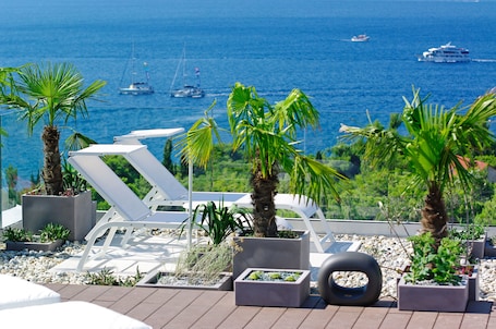Seasonal outdoor pool. Lifestyle Hotel Vitar - Adults Only