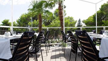 Tägliches inbegriffenes Frühstücksbuffet