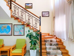 Flat-screen TV - Tes Hotel (Osh)