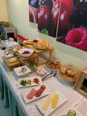 Sudah termasuk sarapan prasmanan