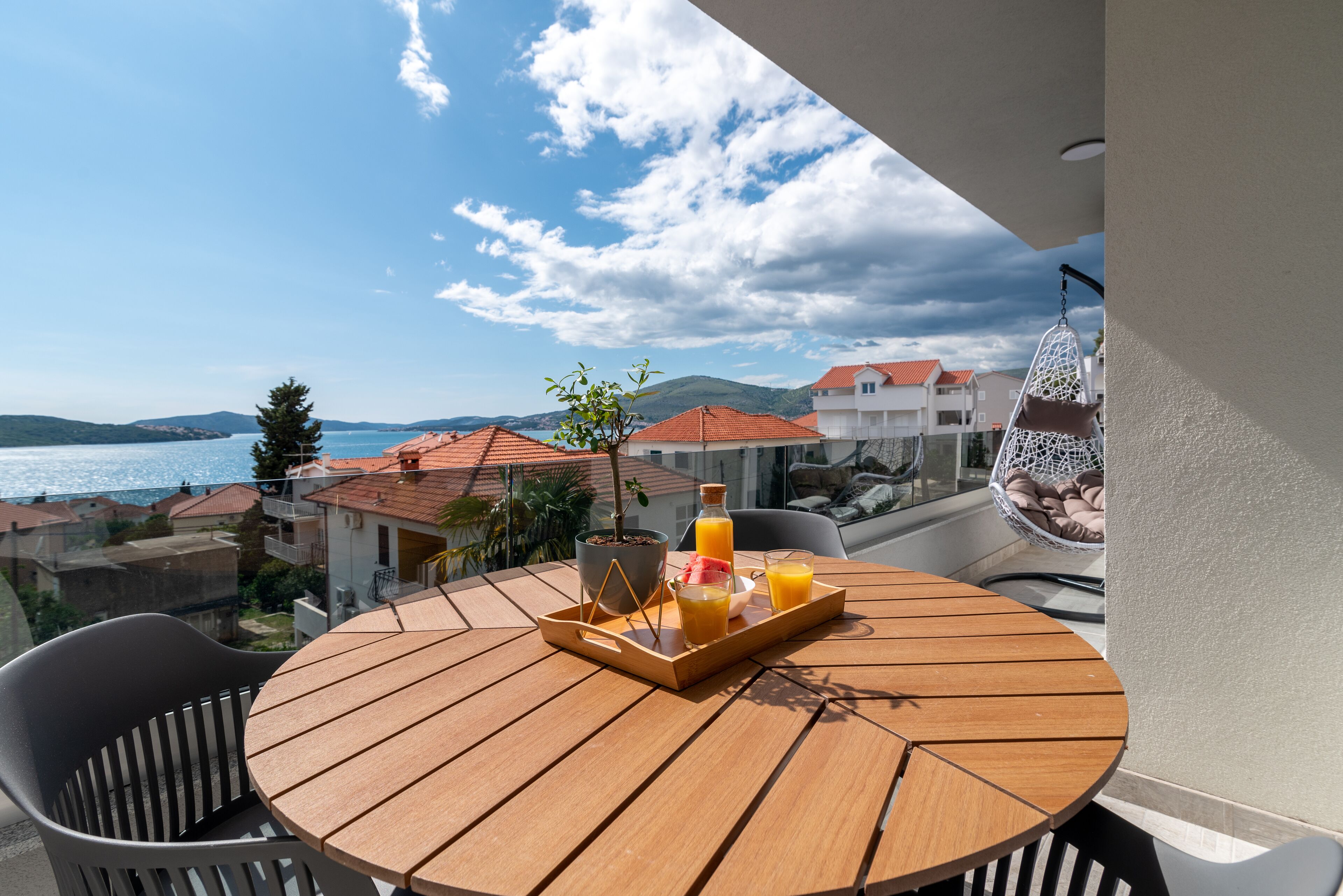 Luxury Apartment | Terrace/patio