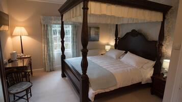 Superior Double Room, 1 King Bed, Non Smoking | Minibar, iron/ironing board, free WiFi, bed sheets