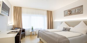 Superior Double Room, Non Smoking, Balcony | Hypo-allergenic bedding, individually decorated, individually furnished - Hotel Hangelar (Sankt Augustin)