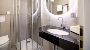 Chambre Double Supérieure, non-fumeur, balcon | Salle de bain