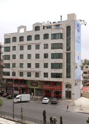 Porch - AL Wahi Furnished Suites (Amman)
