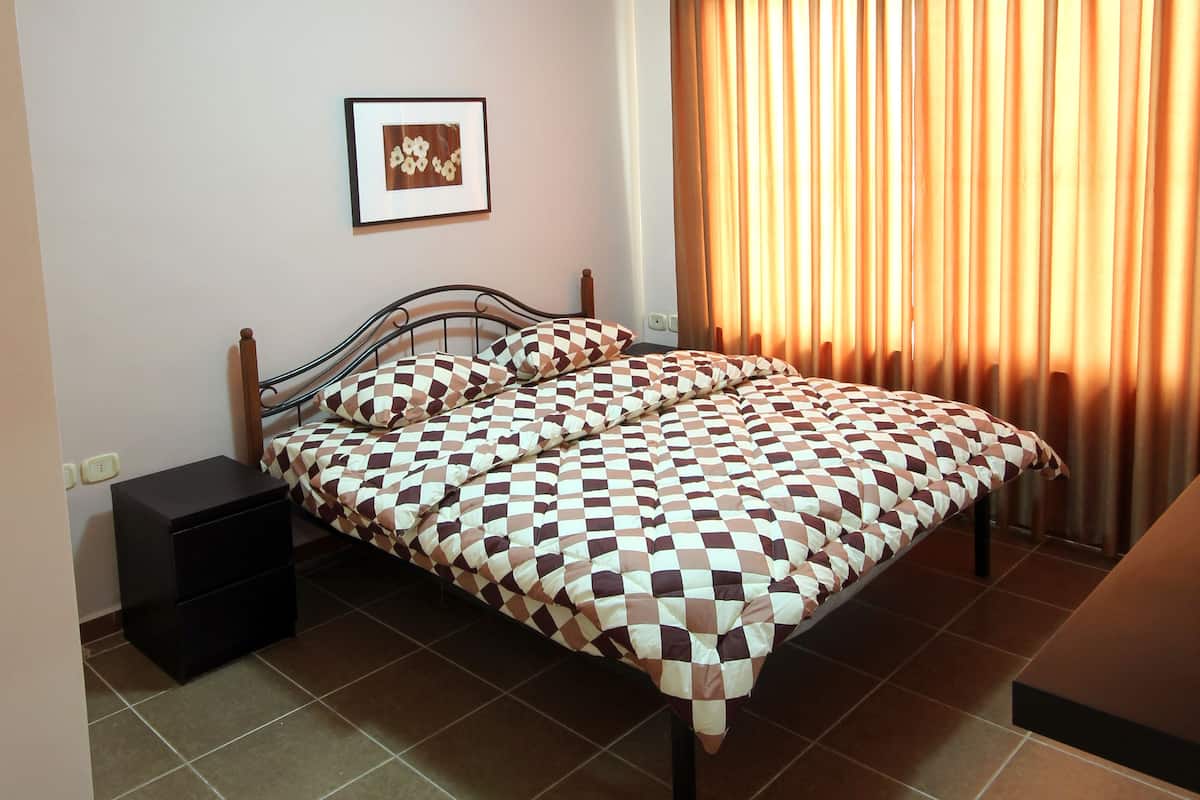 Deluxe Apartment, 2 Bedrooms | Blackout drapes, iron/ironing board, free WiFi, bed sheets