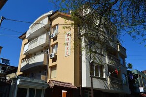 Front of property - Bon Bon Hotel (Sofia)