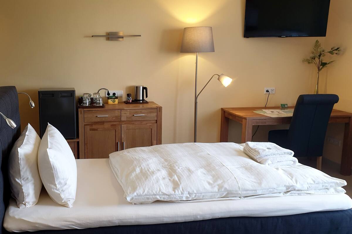 Comfort Double Room, Ensuite, Valley View | Premium bedding, down comforters, minibar, desk