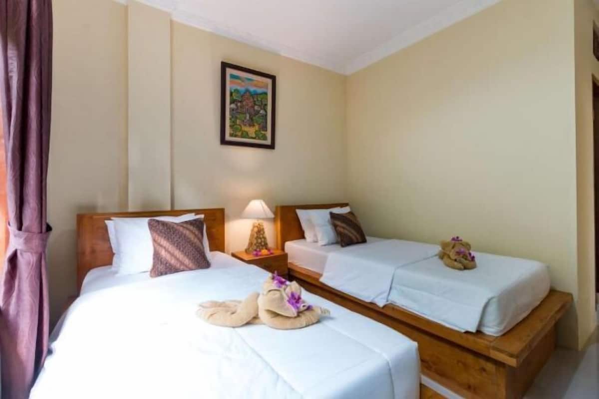 In-room safe, desk, free WiFi, bed sheets