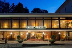 Façade de l’hébergement - soirée/nuit