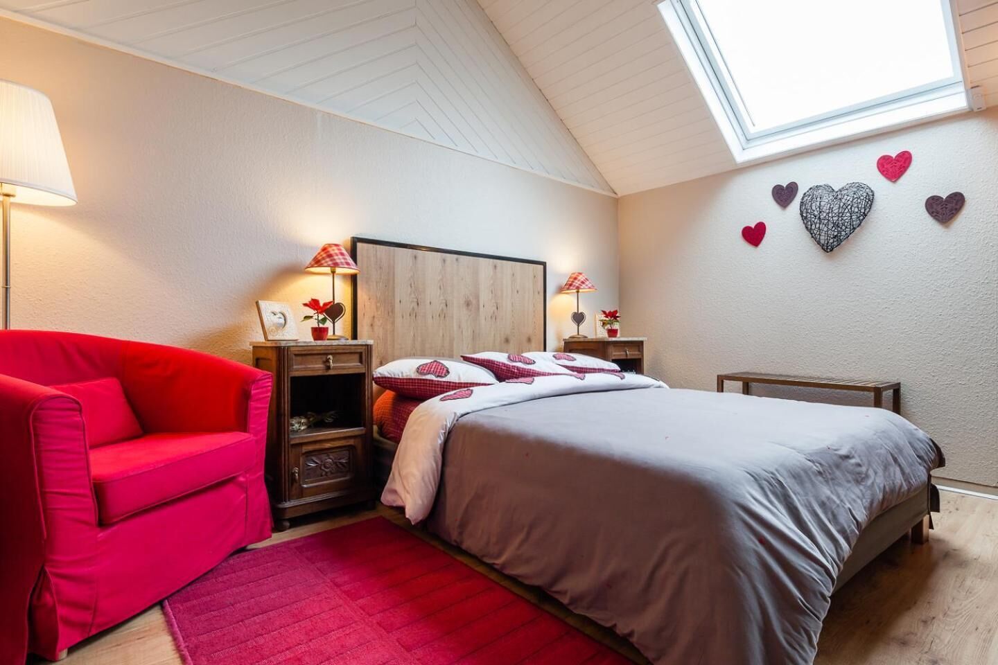 1 slaapkamer, een strijkplank/strijkijzer, gratis babybedden