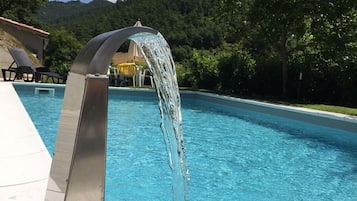 Piscine extérieure (ouverte en saison)