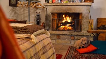 Economy Studio | Down comforters, desk, free cribs/infant beds, free WiFi