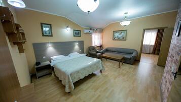 Family Room, 2 Bedrooms | Extra beds