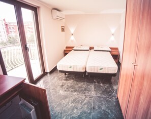 Coffres-forts dans les chambres, bureau, chambres insonorisées